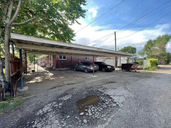 Building Photo - 1875 S Edison St