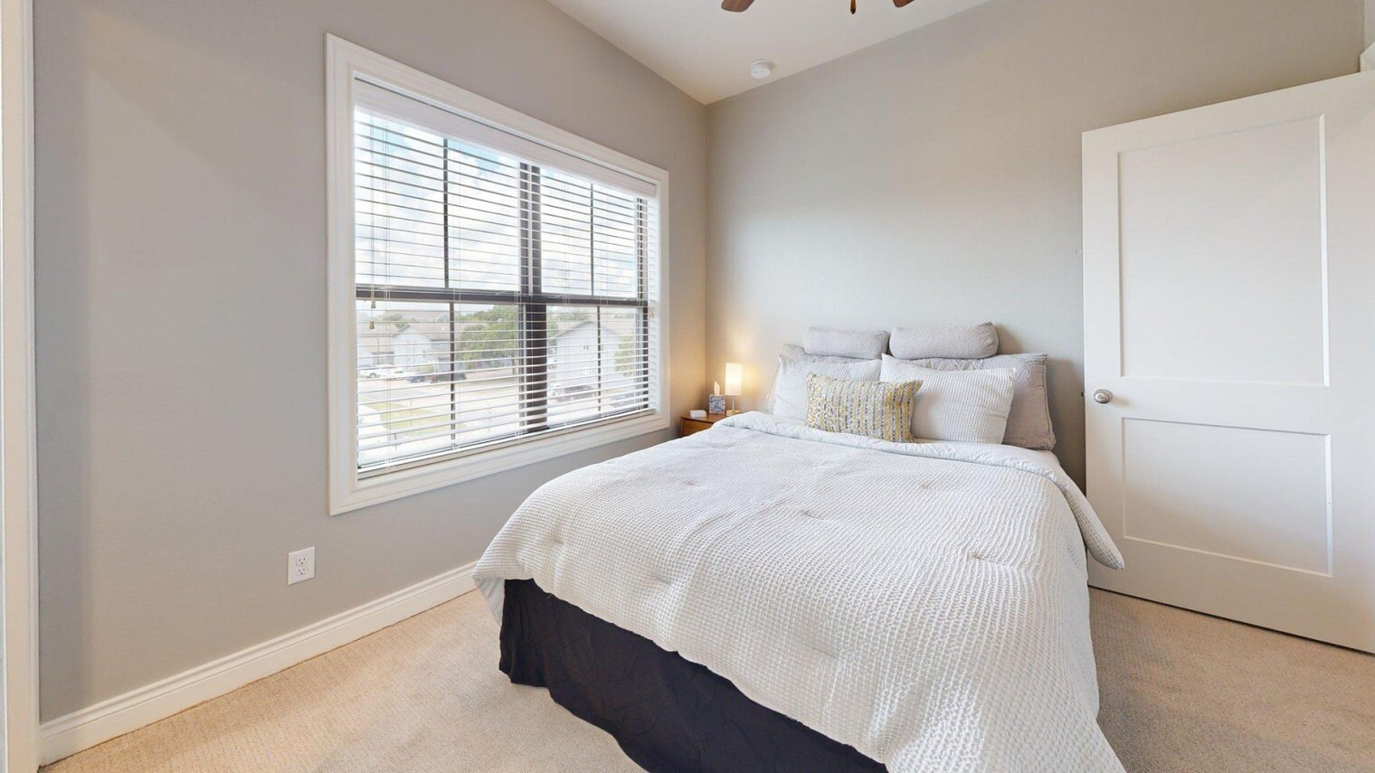 Building Photo - 636 Clay St