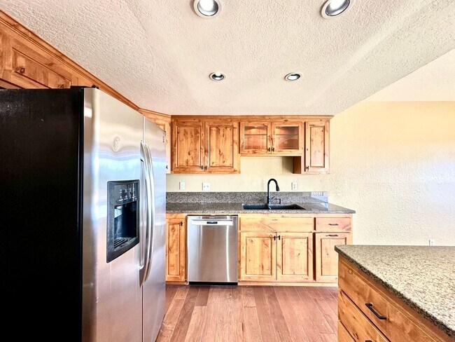 Building Photo - 2bd/2ba Kirkland Condo