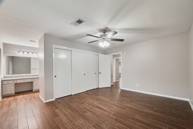 Building Photo - 2425 W Settler's Way