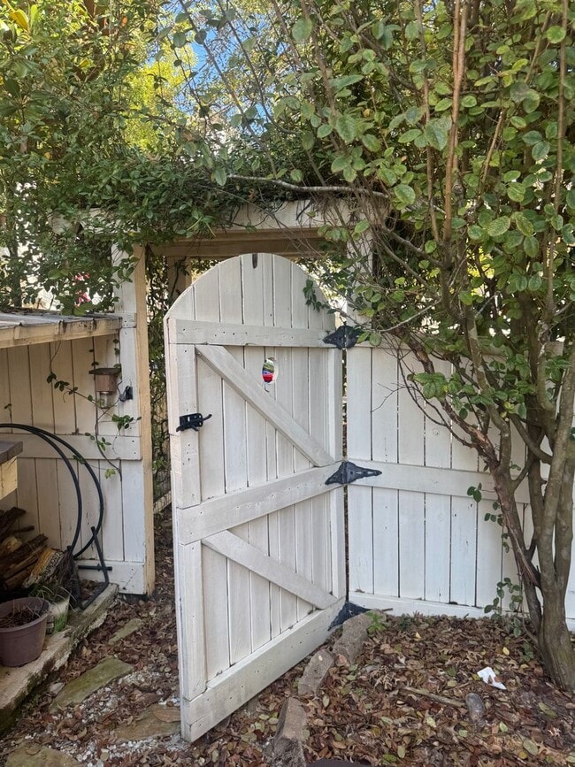 Building Photo - Waters Home