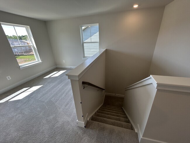 Building Photo - 469 Gravenstein Ln