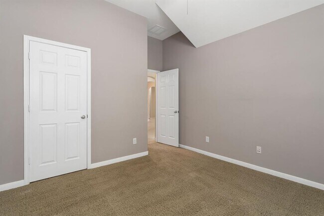 Building Photo - 28318 Rollingwood N Loop