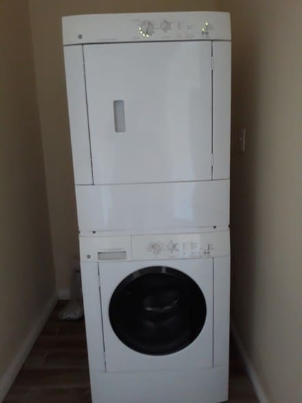 Washer Dryer - 6880 Edna Ave
