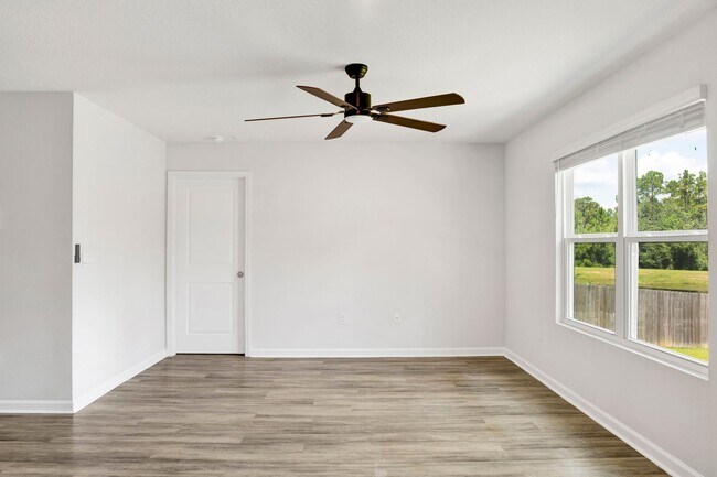 Building Photo - Beautiful 2023 Build Home, available now f...