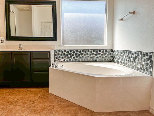 Building Photo - Available NOW!!!! This charming 1 story, 4...