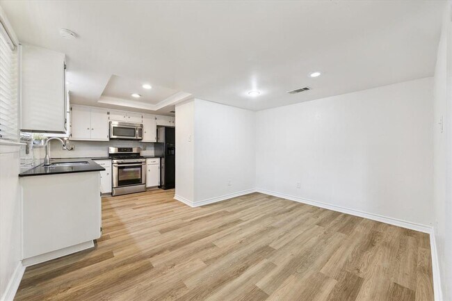 Building Photo - 8405 Loralinda Dr