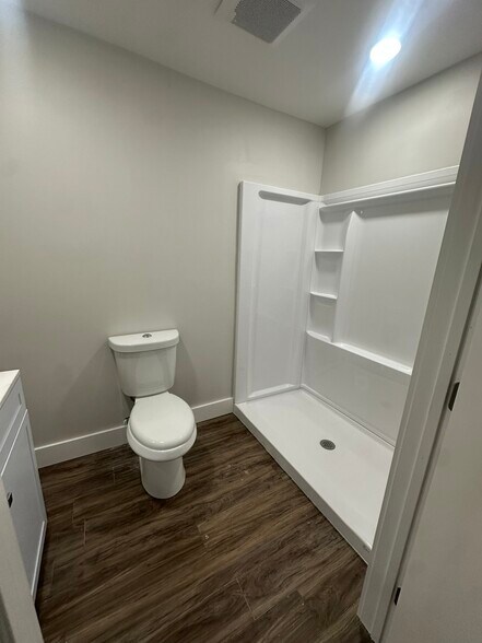Building Photo - B8 Alpine Ct
