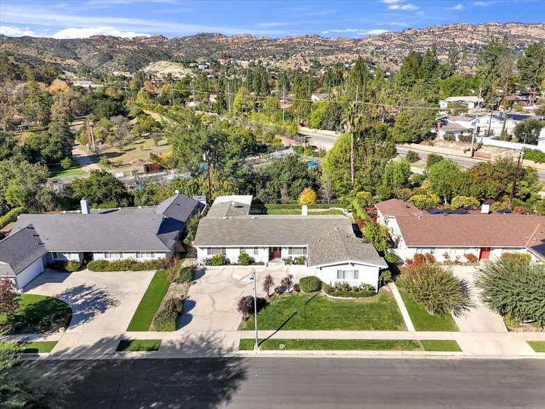 Building Photo - 8201 Clemens Ave