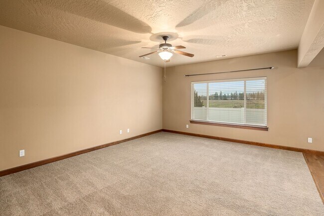 Building Photo - Great Location, Single Family Home, CDA, Pet Friendly