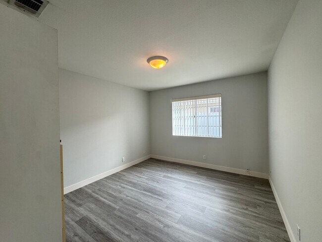 Building Photo - Welcome to Your New Home: Stunning Apartments in Monrovia