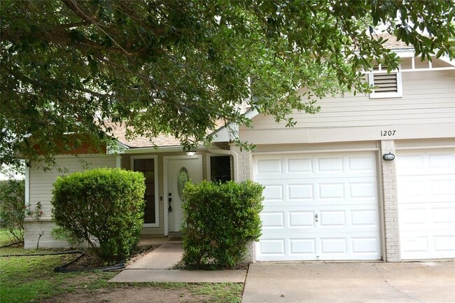 Primary Photo - 1207 Crupp Ct