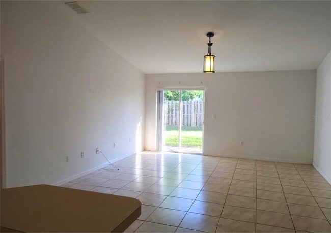 Building Photo - 141 Inconnu Ct