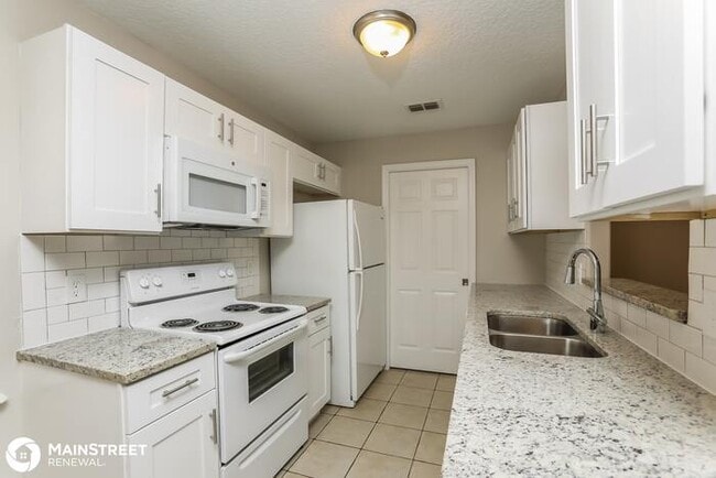Building Photo - 1360 S CENTRAL AVE, APOPKA, FL 32703