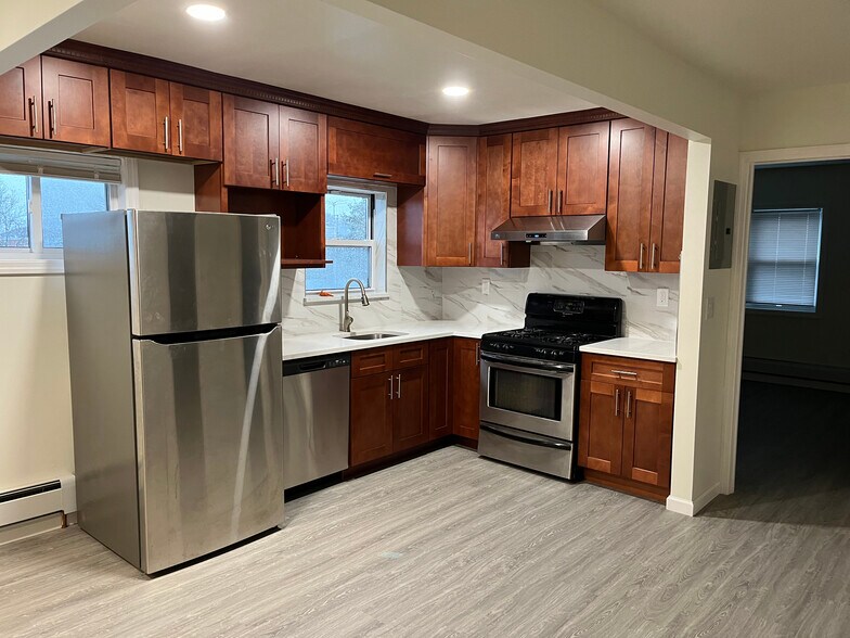 Building Photo - 7909 57th Ave