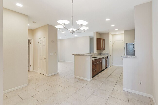 Building Photo - 2-Bedroom Condo in Prime Sunnyvale Location Near Tech Hubs