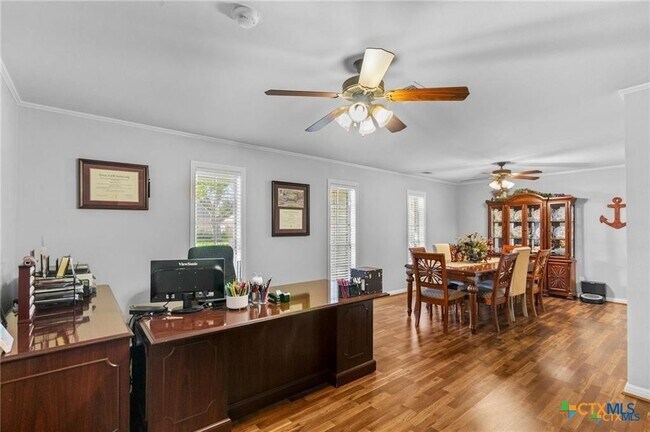 Building Photo - 6037 Country Club Dr