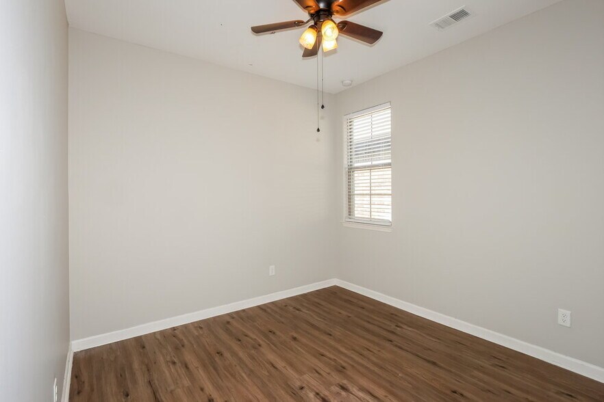 Building Photo - 6893 Raleigh Lagrange Rd