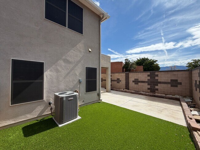 Building Photo - 7420 Tangerine Ct NE
