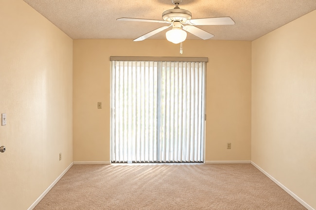 Building Photo - 3176 Shoshone Dr