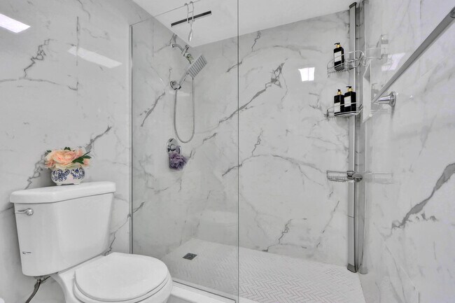 Building Photo - 2000 Presidential Way