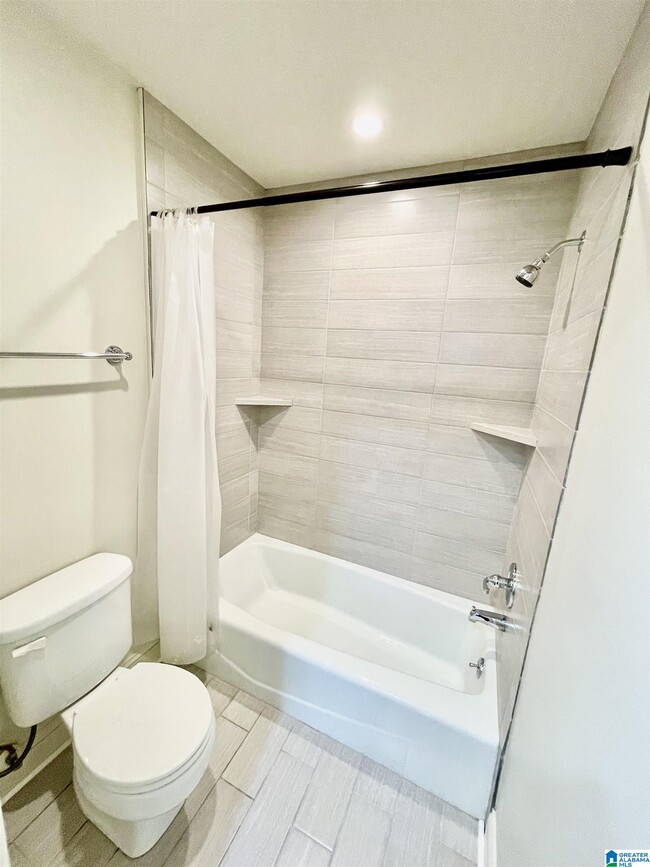 Building Photo - 608 Mountain Laurel Ct