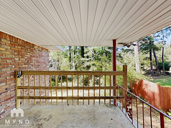 Building Photo - 3945 Camellia Trail