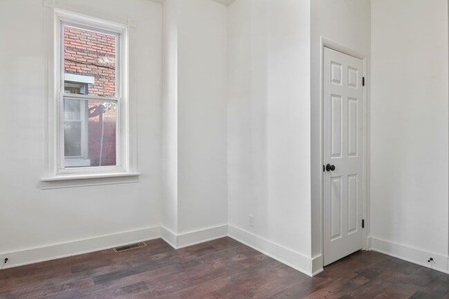 Building Photo - Inviting 3 Bedroom, 1.5 Bathroom Home in Harrisburg, Pa!