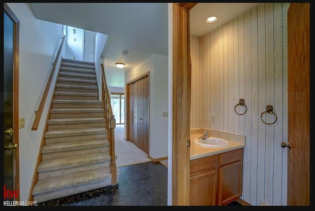 Building Photo - 13 Westover Ct