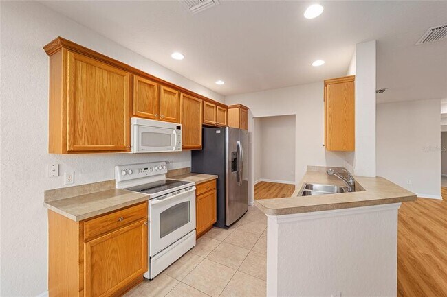 Building Photo - 4570 SW 52nd Cir