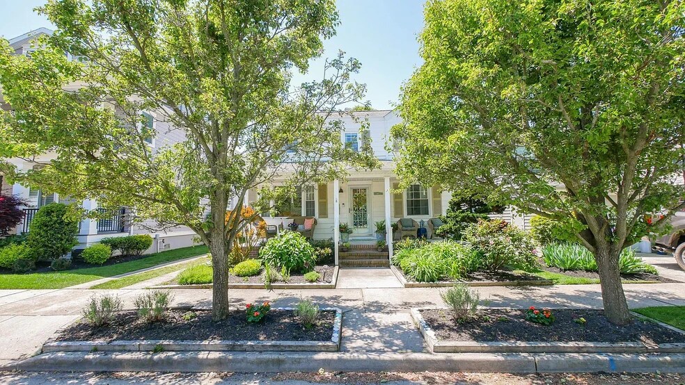 Building Photo - 110 N Pembroke Ave