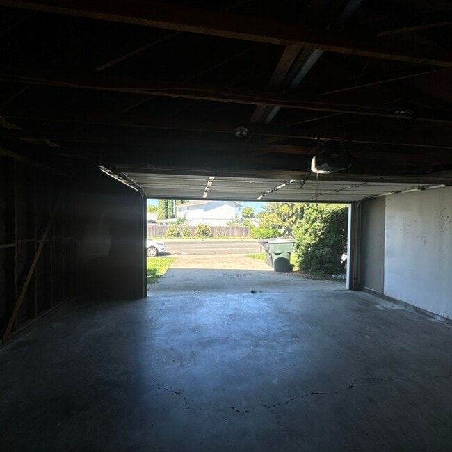 Building Photo - 9362 Mira Del Rio Dr