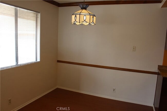 Building Photo - 1673 E Kingsley Ave