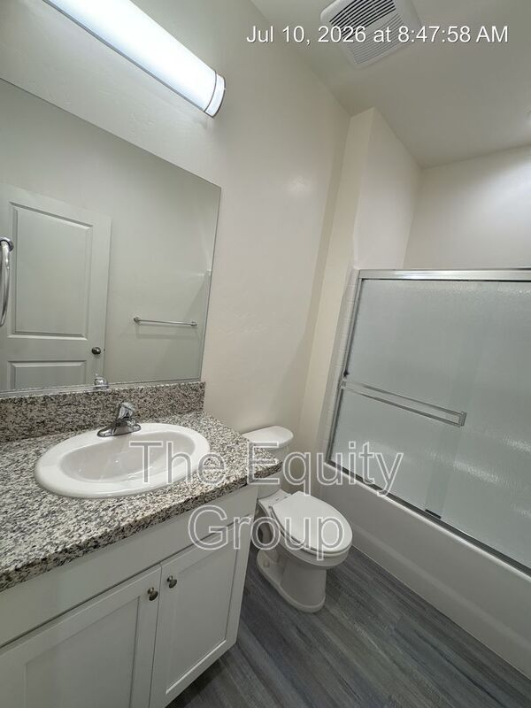 Building Photo - 723 S Pinkham St