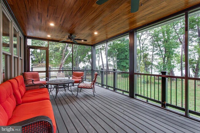 Building Photo - 43840 Bardmore Way