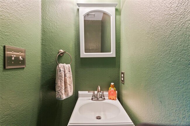 Building Photo - 7201 Breezy Pass Cove