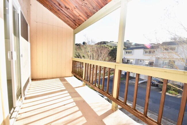 Building Photo - Pleasant Valley Condo with Recent Upgrades...