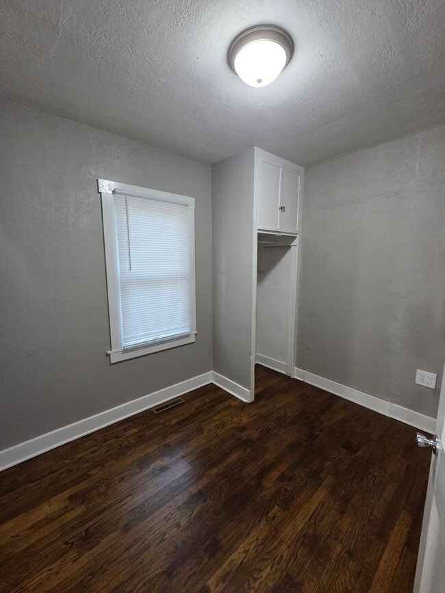 Building Photo - 938 S Hiram St