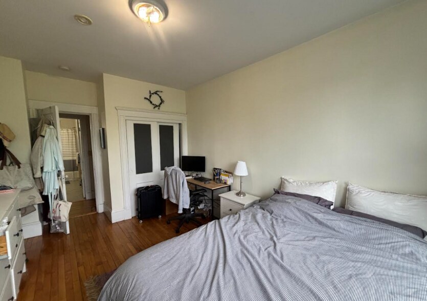 Building Photo - 51 Inman St