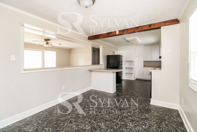 Building Photo - Spacious 4 bedroom updated home!