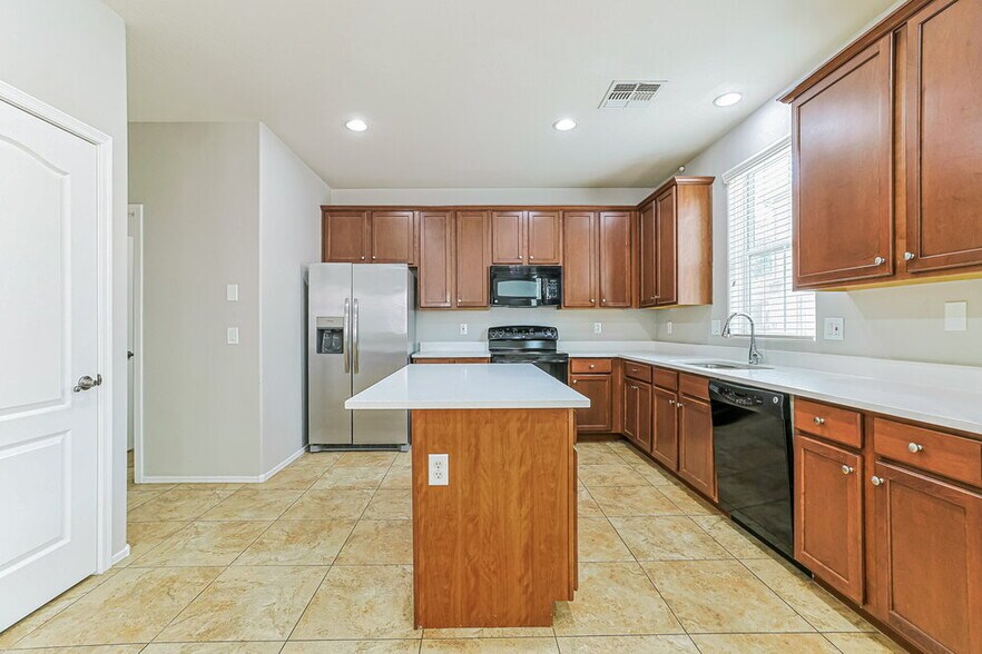 Building Photo - 1644 S Chatsworth