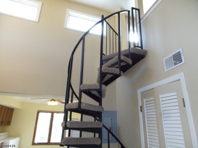 Building Photo - 405 Mohegan Cir