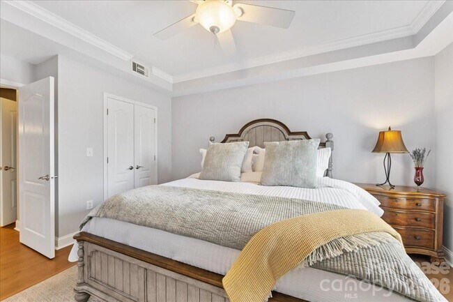 Building Photo - 401 N Church St