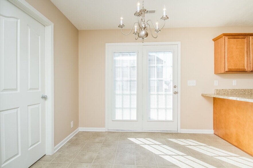 Building Photo - 408 Glenmore Ct