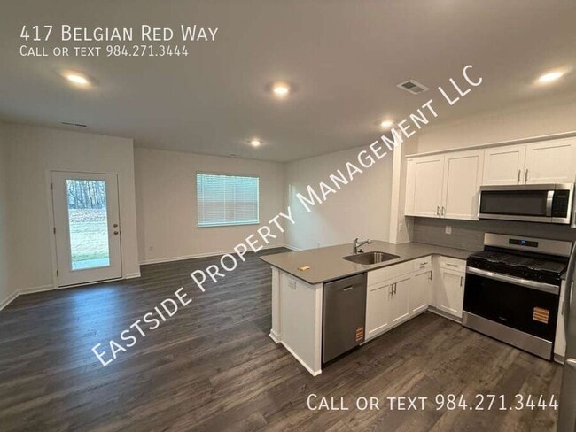 Building Photo - 417 Belgian Red Wy