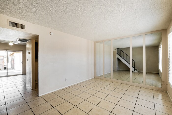 Building Photo - 4625 W Thomas Rd
