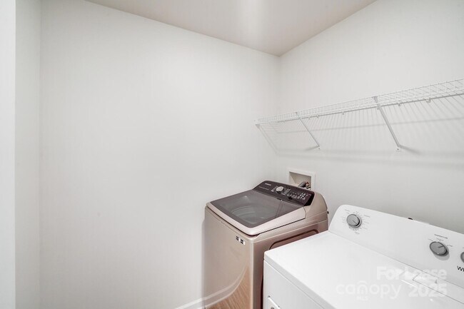 Building Photo - 3255 Winesap Dr