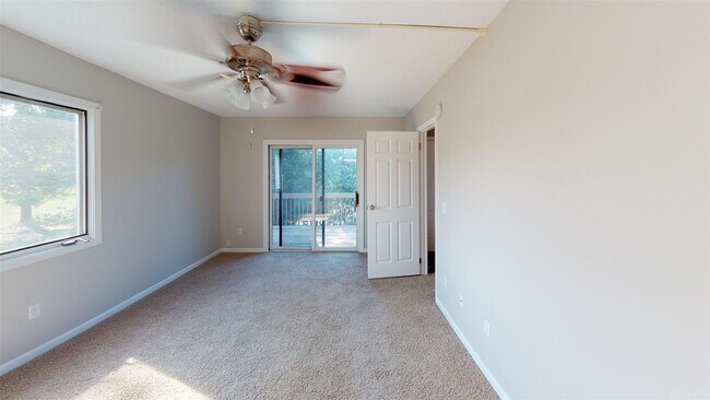 Building Photo - 9621 S Lake Ridge Dr