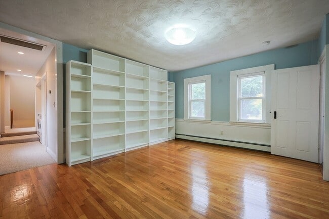 Building Photo - 18 Beacon Pl