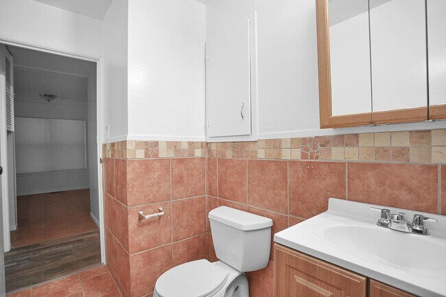 Building Photo - 1307 61st St